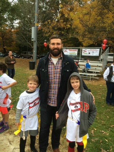 rob ninkovich and kids on field wellesley