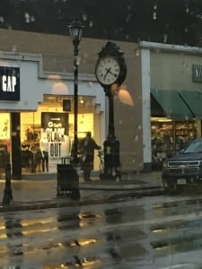 wellesley square clock stuck at night
