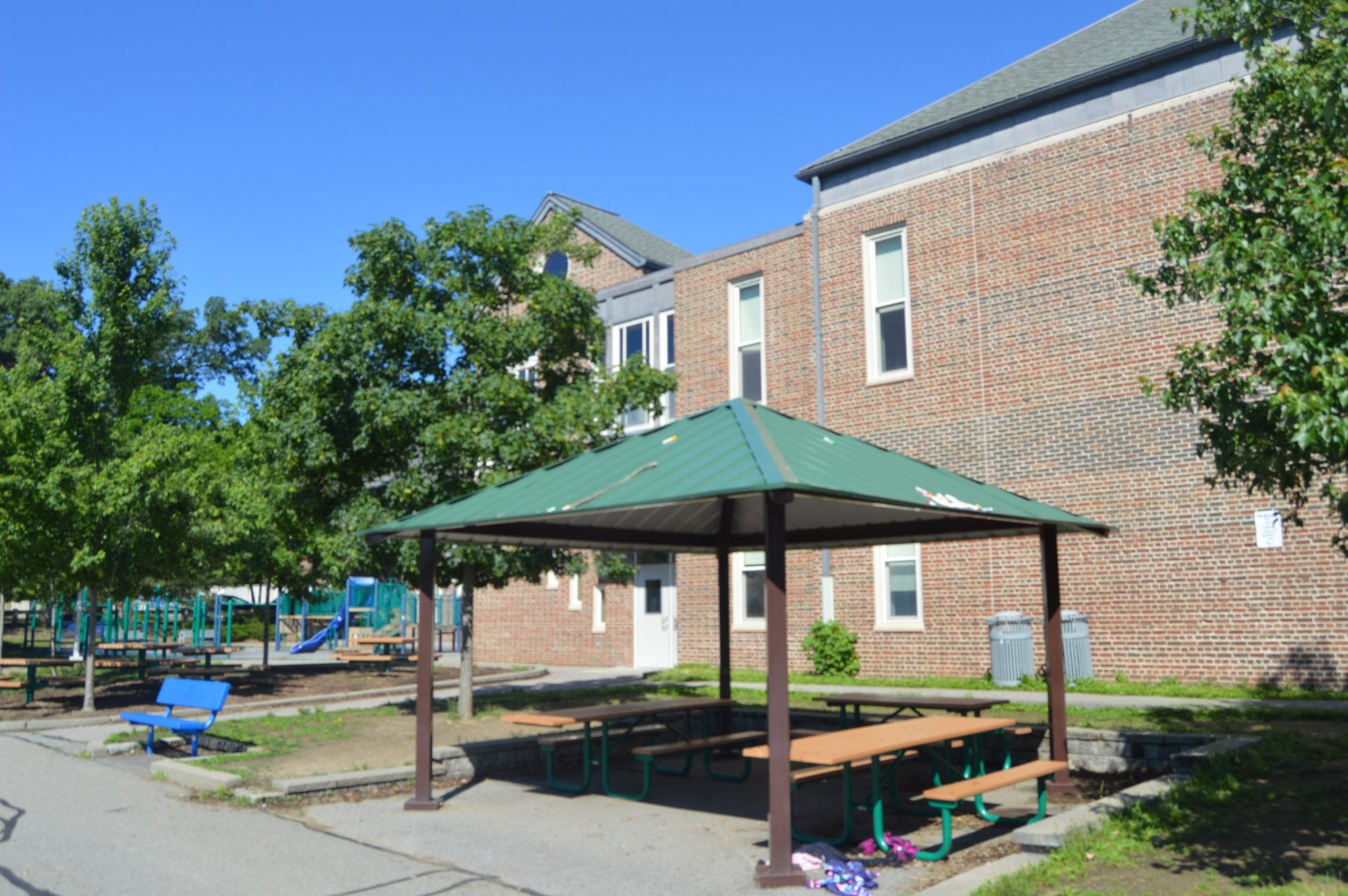 sprague elementary school playground, wellesley, picnic tables