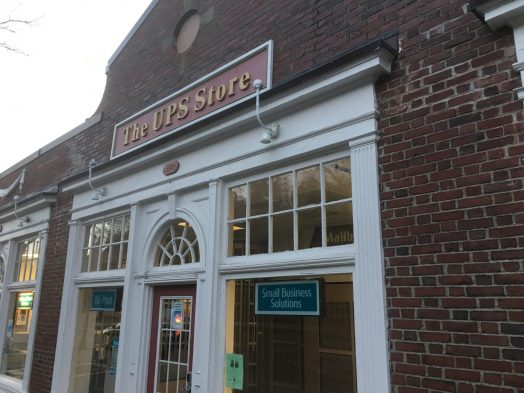 UPS Store, Wellesley