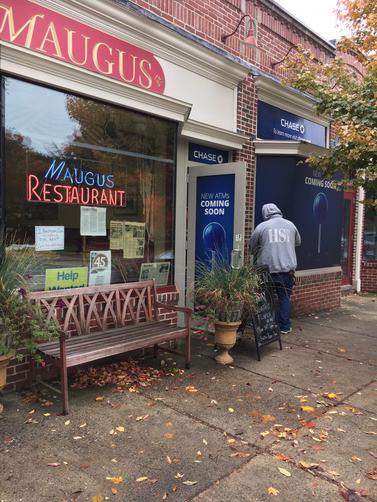 Wellesley Business Buzz Mark's Pizza & Subs is back; Cheesy Street