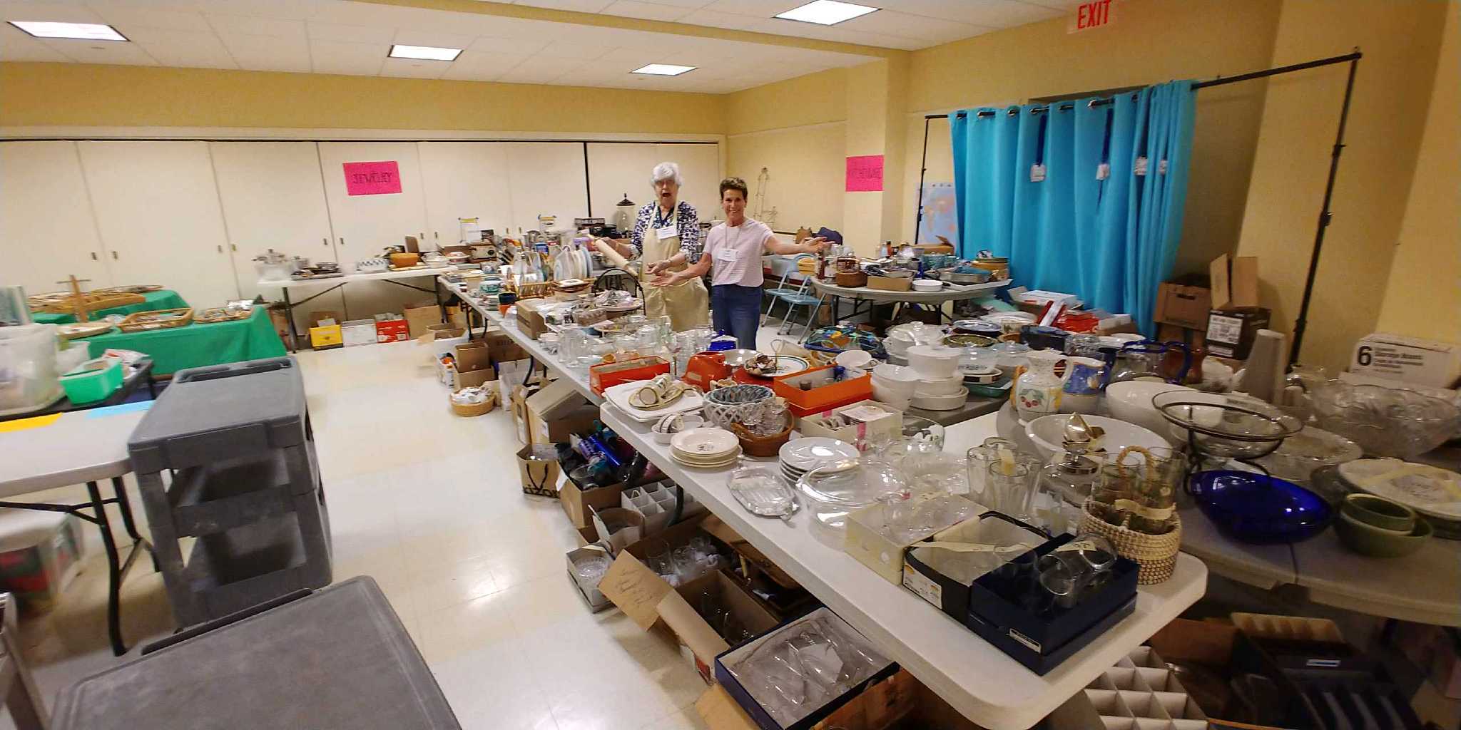 Wellesley Village Church, rummage sale