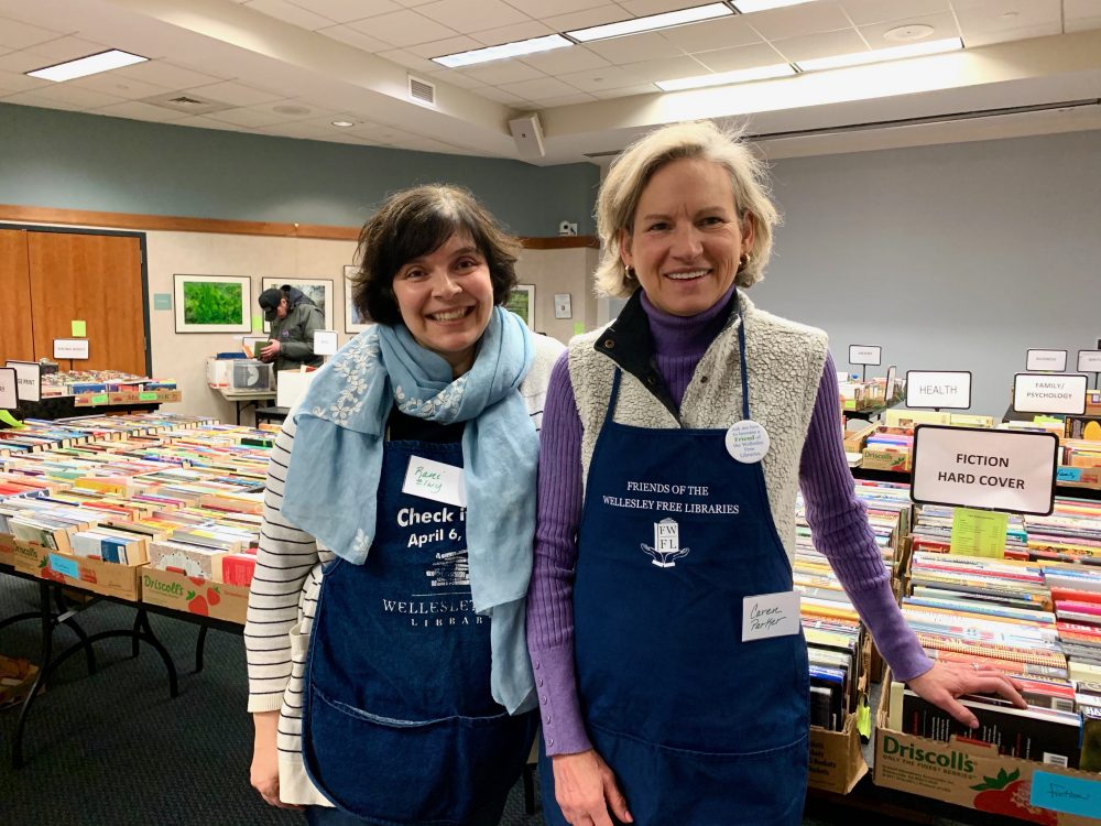 Friends of the Wellesley Free Library, book sale