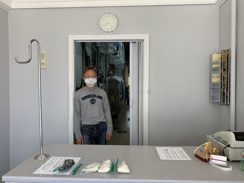 Wellesley Business Buzz Lorraine's making COVID19 masks; Free