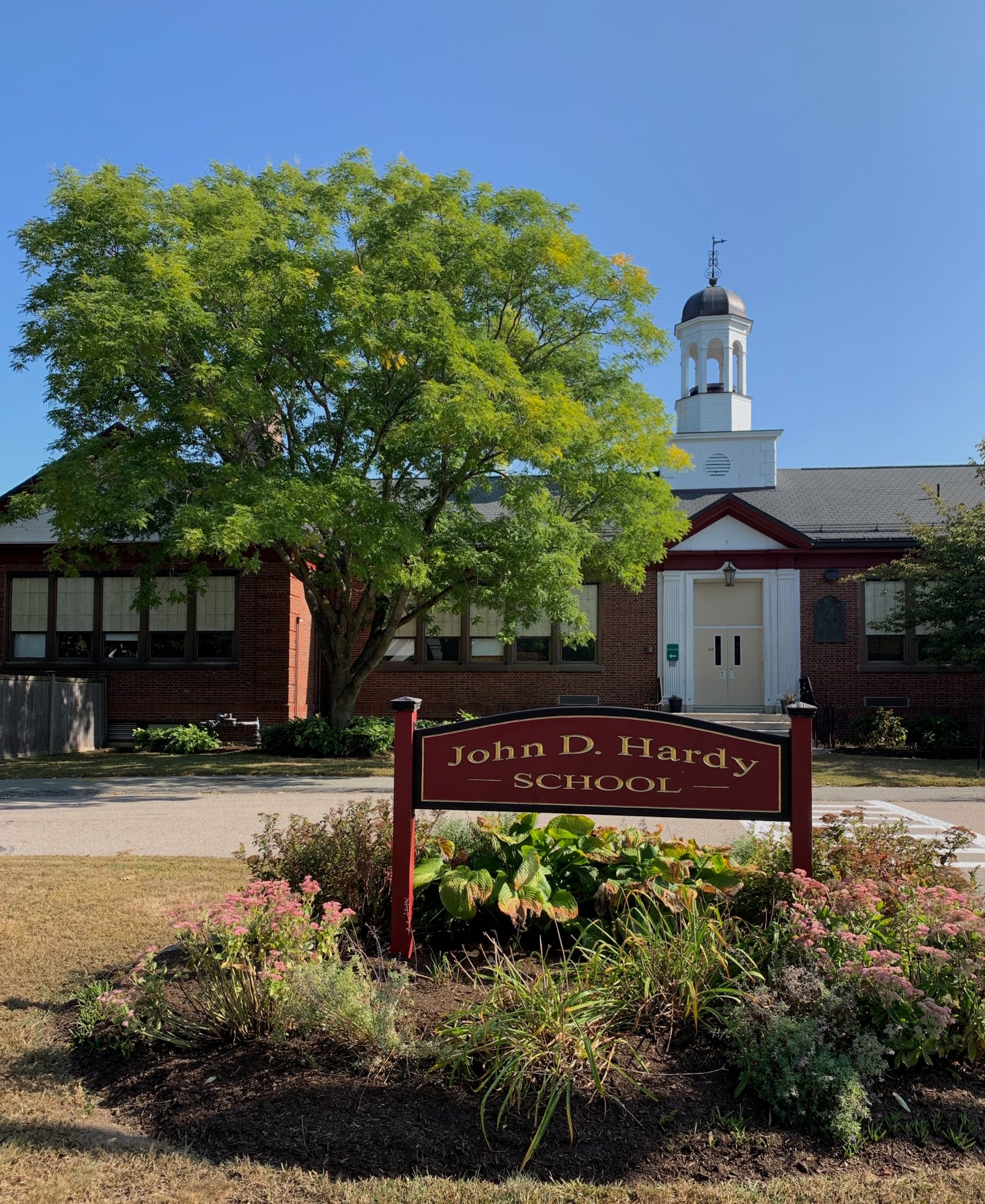 Hardy School construction in Wellesley, summer 2023 The Swellesley Report