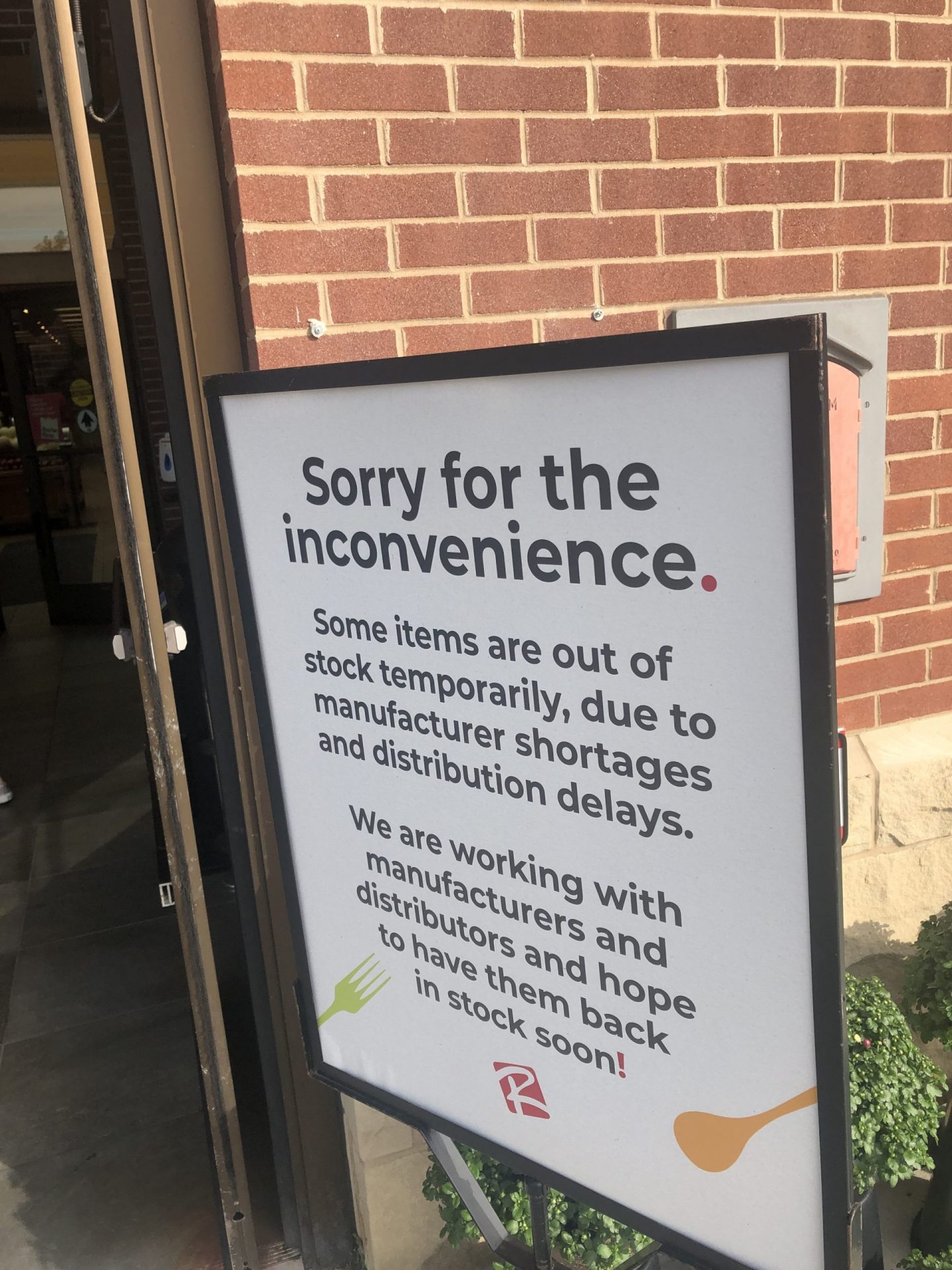 Roche Bros low supply sign