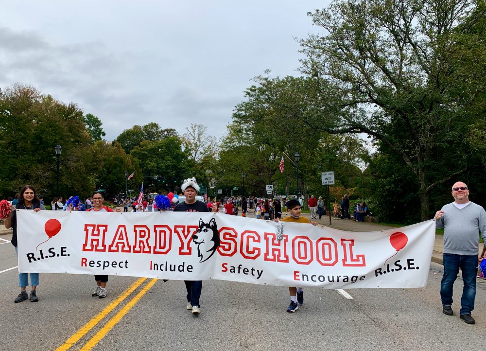 Wellesley's Wonderful Weekend, Hardy School