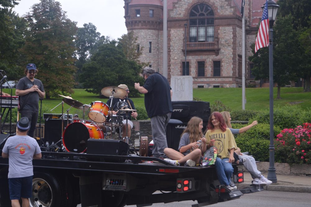 2021 parade nirvana