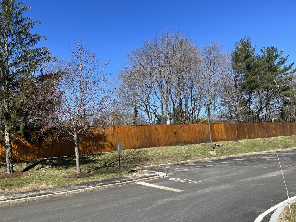 wellesley gateway fence