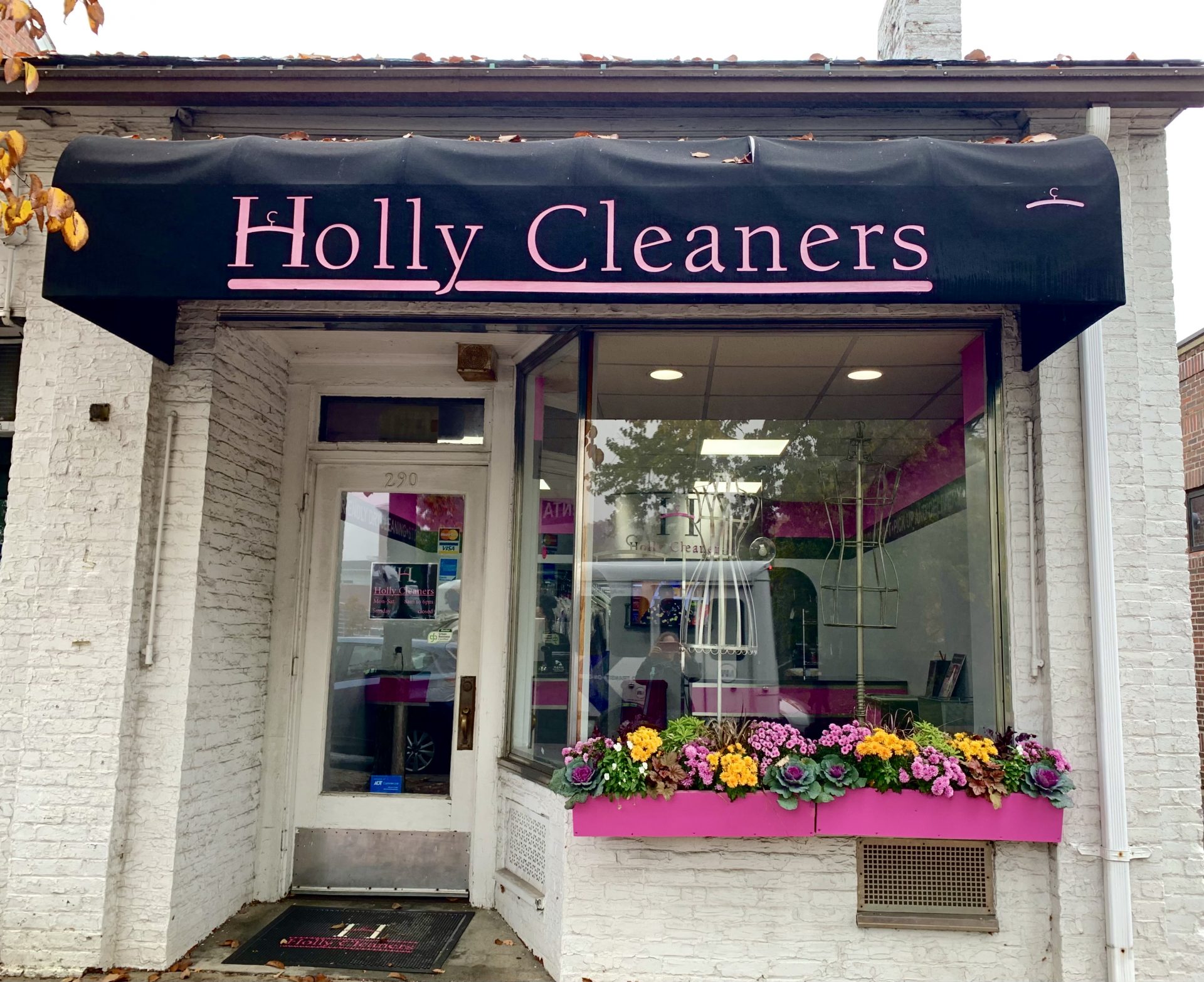 Holly Cleaners, Wellesley