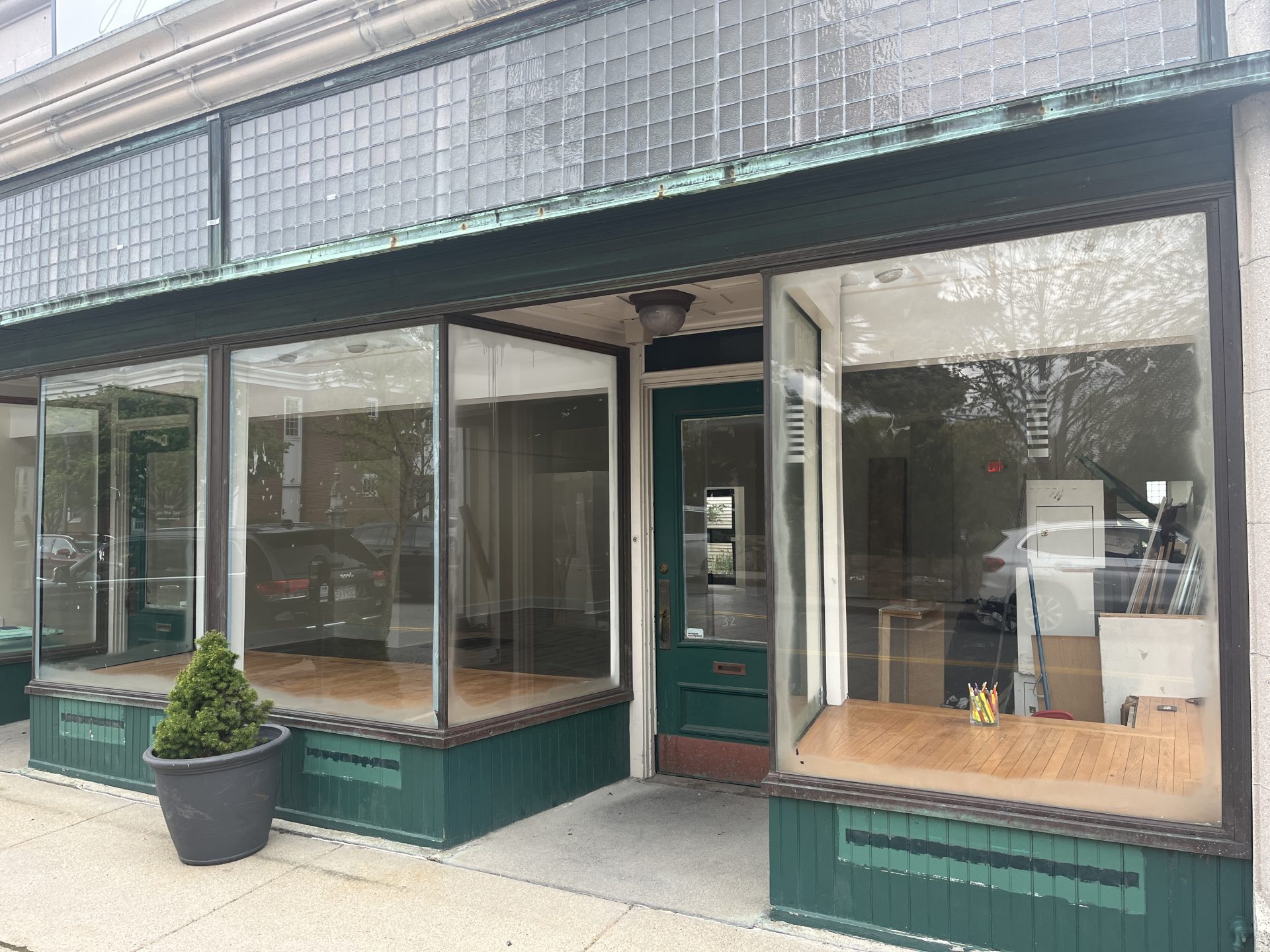 Asaro Bakery & Cafe soon' signs are gone The Swellesley Report