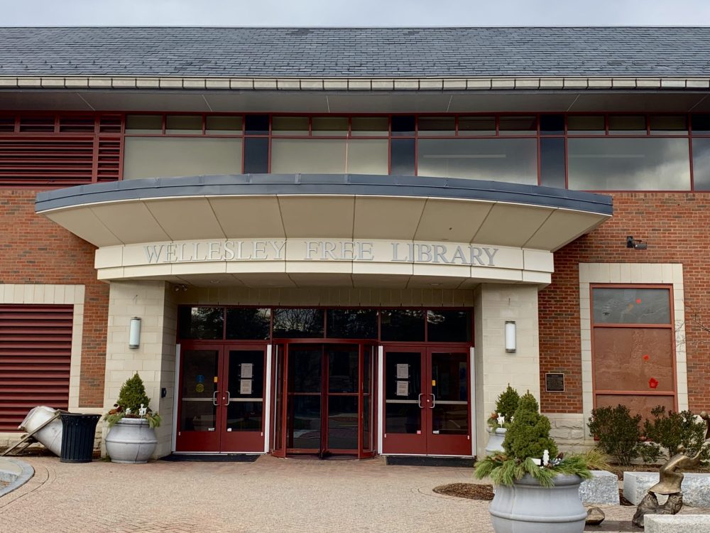 Wellesley Library, back entrance
