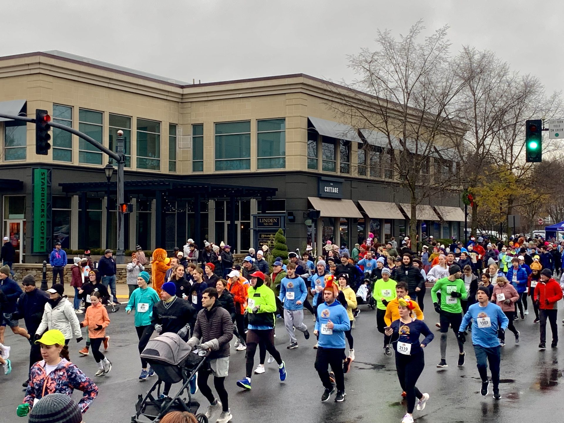 Wellesley Turkey Trot, Linden Square