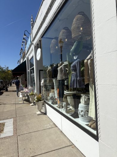 Wellesley Square shopping