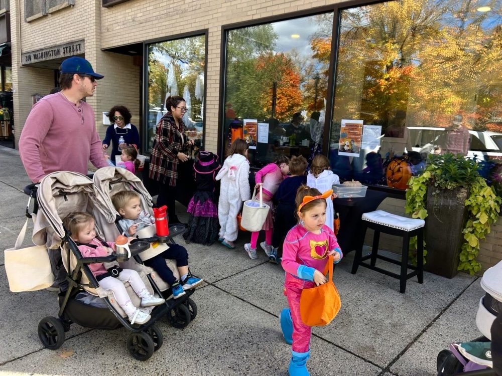 Wellesley Hills Halloween Stroll