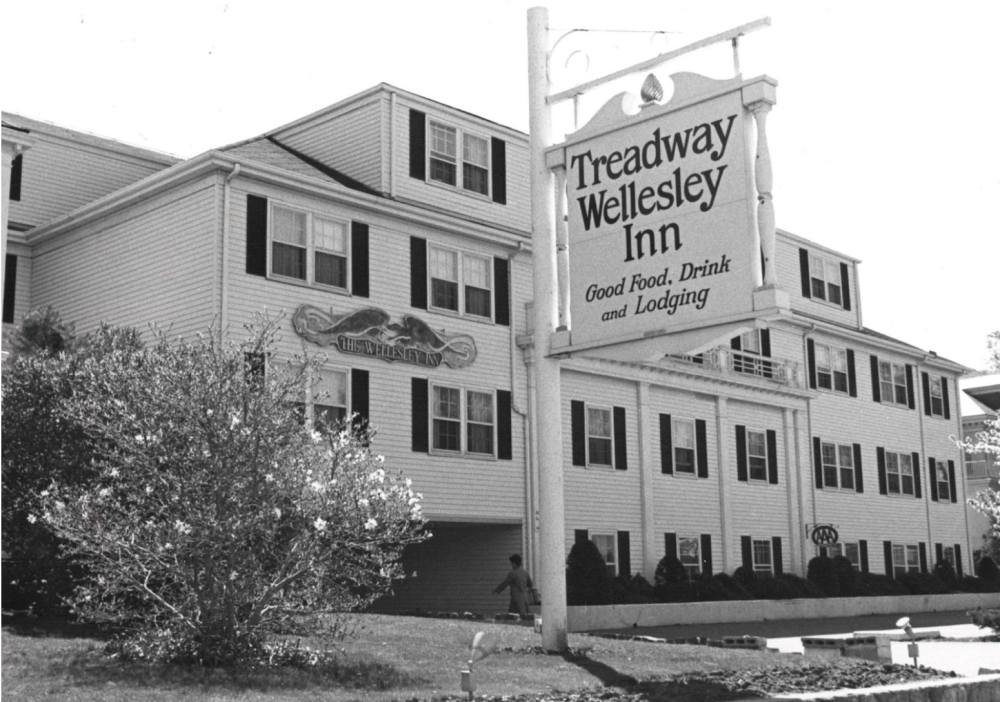 Wellesley Inn (Wellesley Historical Society Photograph Collection)