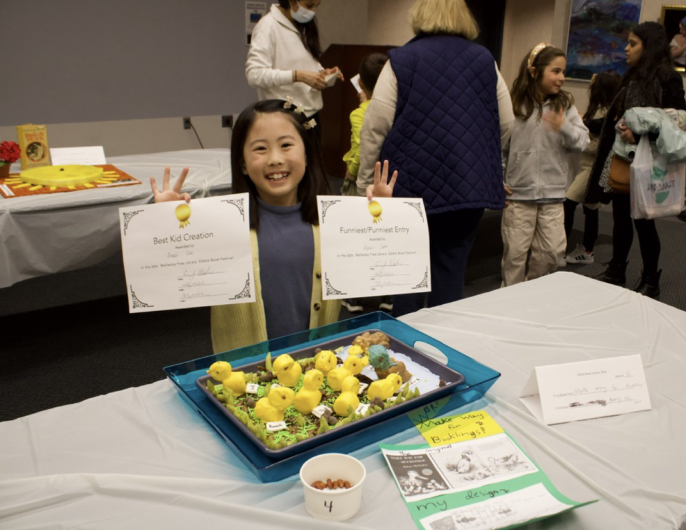 8-year-old Avery Lee, who won Best Kid Creation and Funniest/Punniest Entry for her “Make Way for Booklings” design.