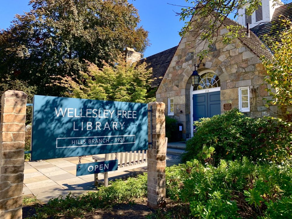 Wellesley Hills branch library, new sign